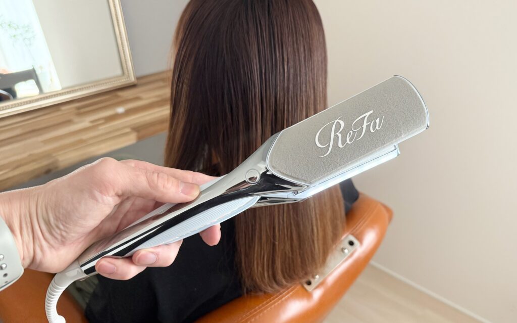 口コミ】リファ新作パワーストレートアイロンを美容師がレビュー！38mm