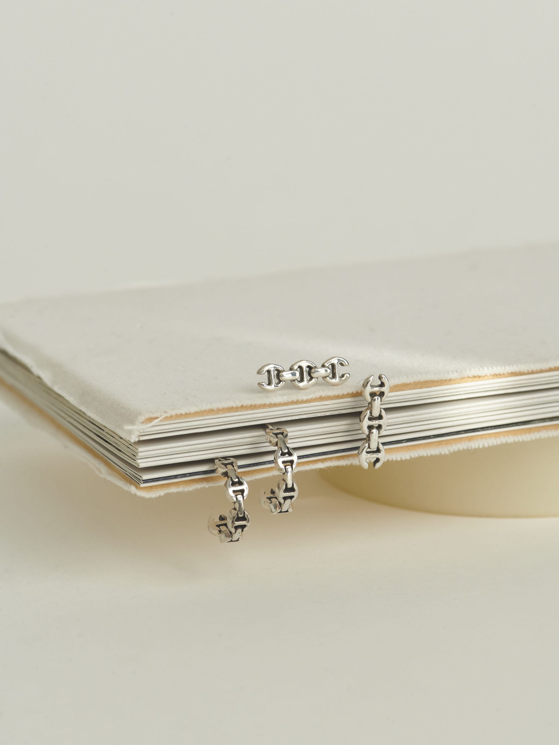 マイクロクレセントピアス｜HOORSENBUHS(ホーセンブース)｜Ron Herman