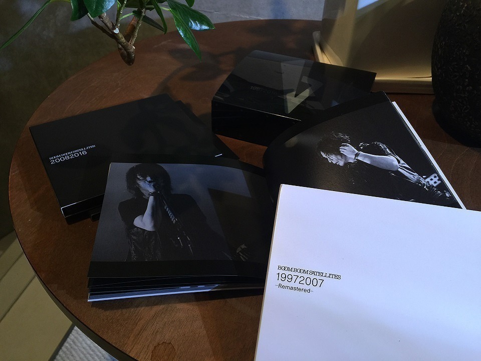 BOOM BOOM SATELLITES、ベスト盤『19972016』のパッケージ＆Blu-ray
