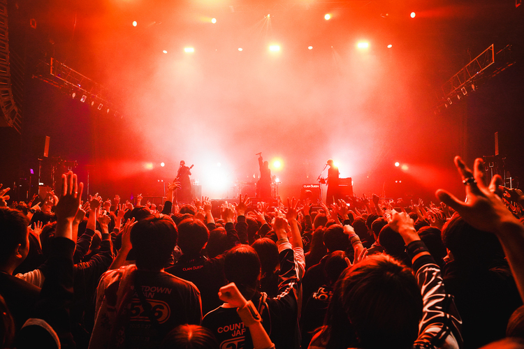 CLAN QUEEN - COUNTDOWN JAPAN 25/26 ライブ写真＆セットリスト｜音楽