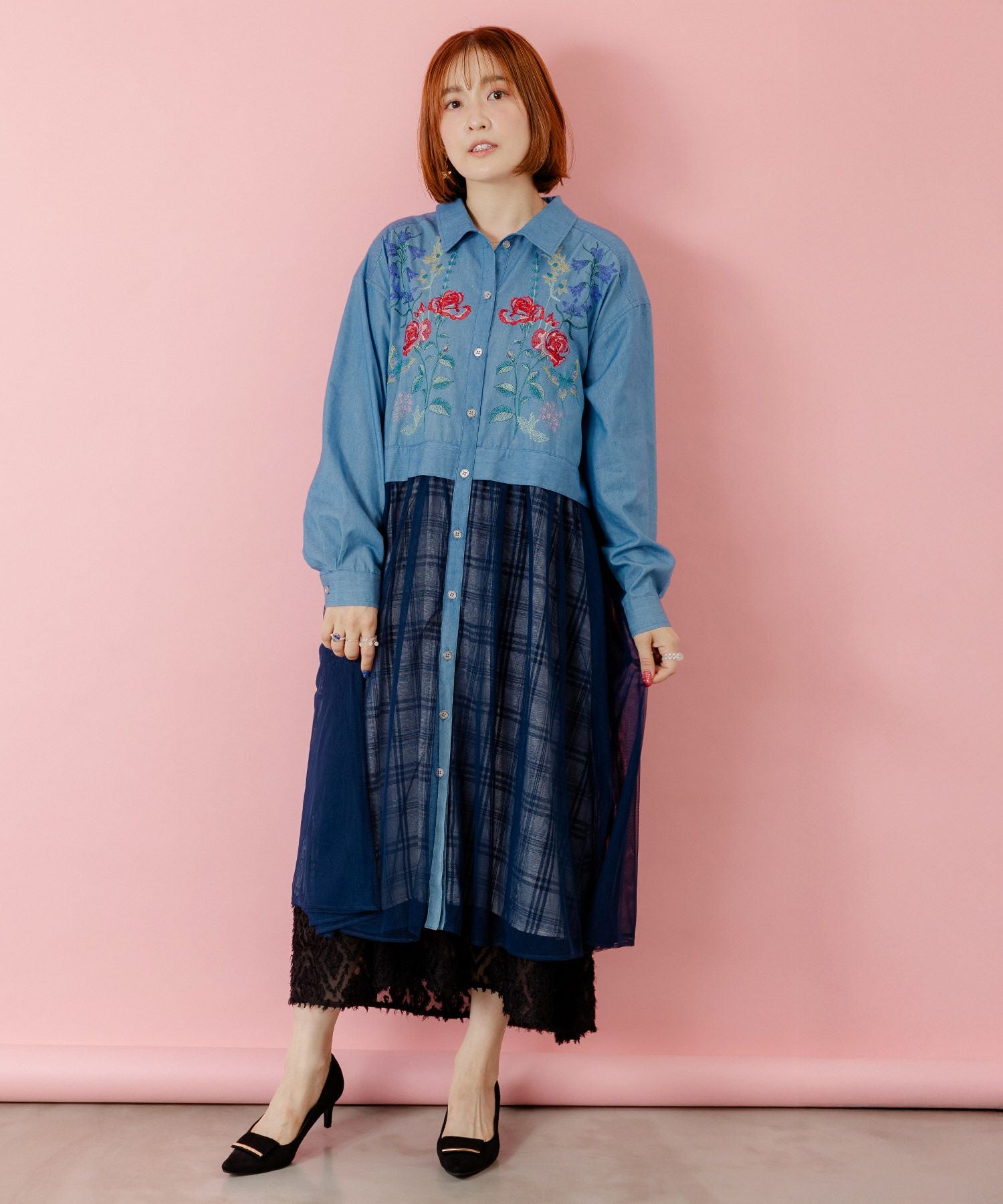 553211：花蝶刺繍チュール重ね チェック柄デニムワンピースの通販-ScoLar