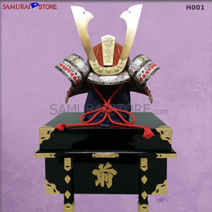 H001 茜塗 兜 (鍬形/八幡大菩薩) - サムライストア SAMURAI STORE