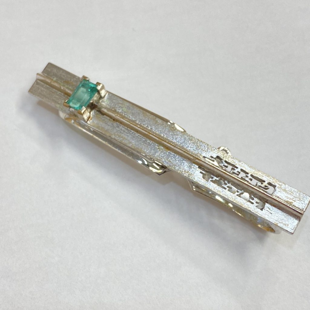 K14WG エメラルド ネクタイピン 14金 ホワイトゴールドの買取実績