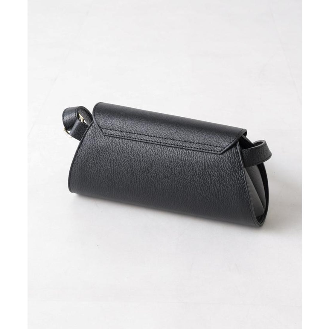 ナノ・ユニバース NANO universe レザークロスボディバッグ （ブラック