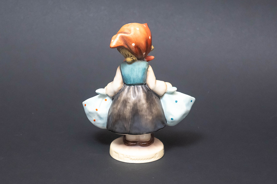 ゲーベル フンメル人形 『Mother's Darling（最愛の子）』を買い取り