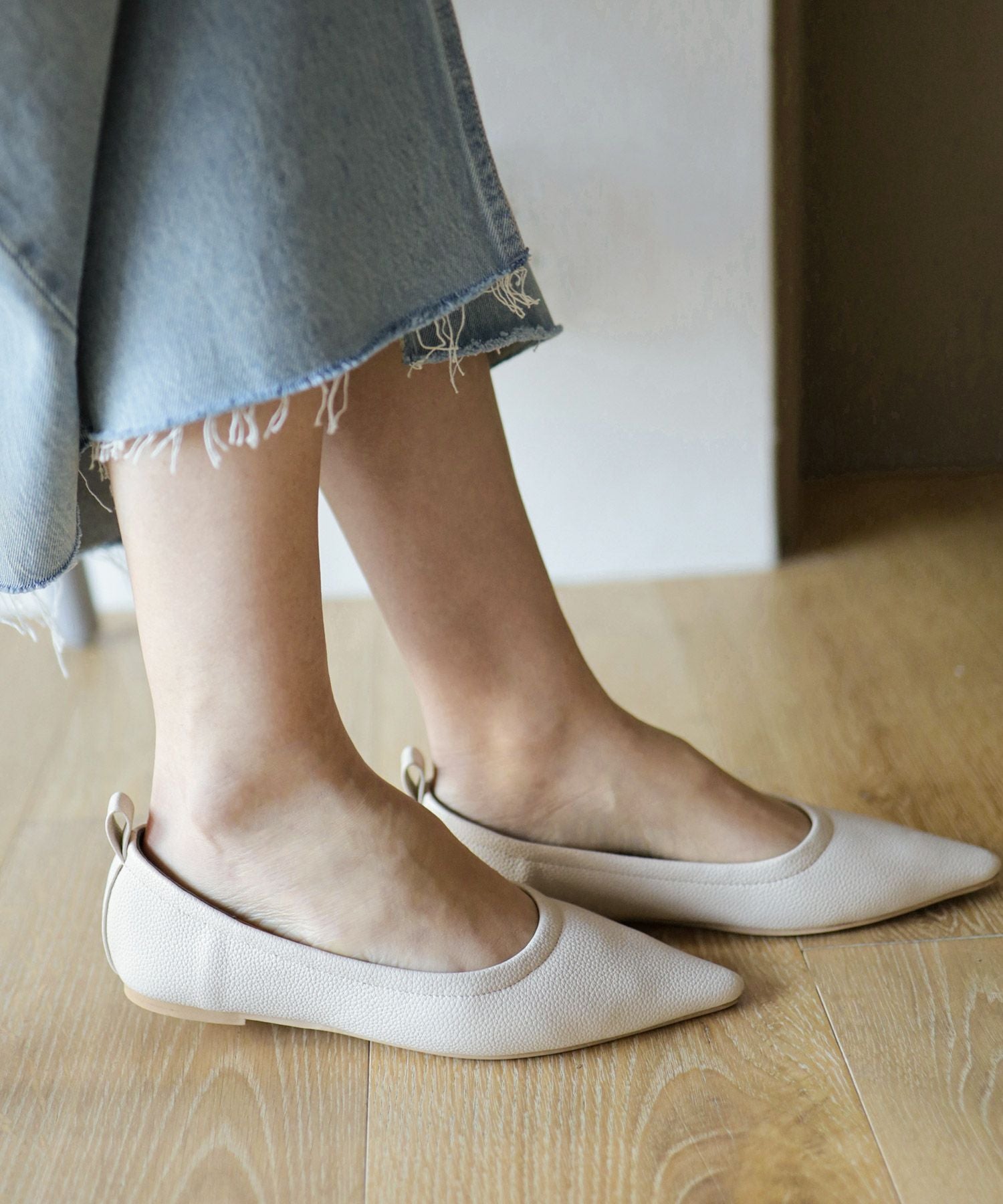 柔らか素材ポインテッドトゥフラットパンプス 一部4月上旬入荷予定