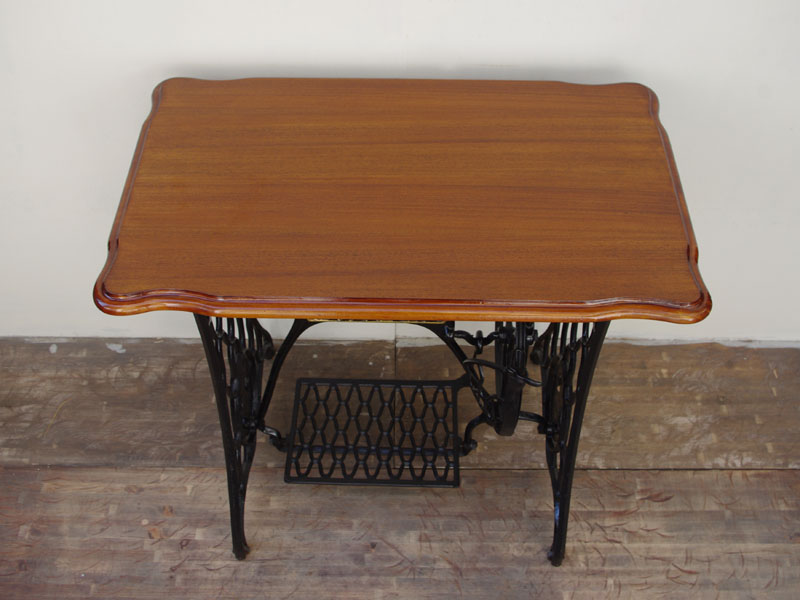 No.920 SINGER 足踏みミシンの鉄脚テーブル：アンティークミシン修理士