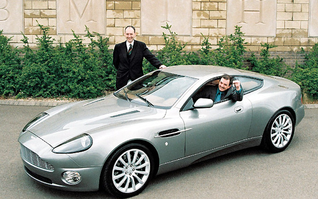ボンドカー2002】アストンマーチン『V12バンキッシュ』……腕で来い