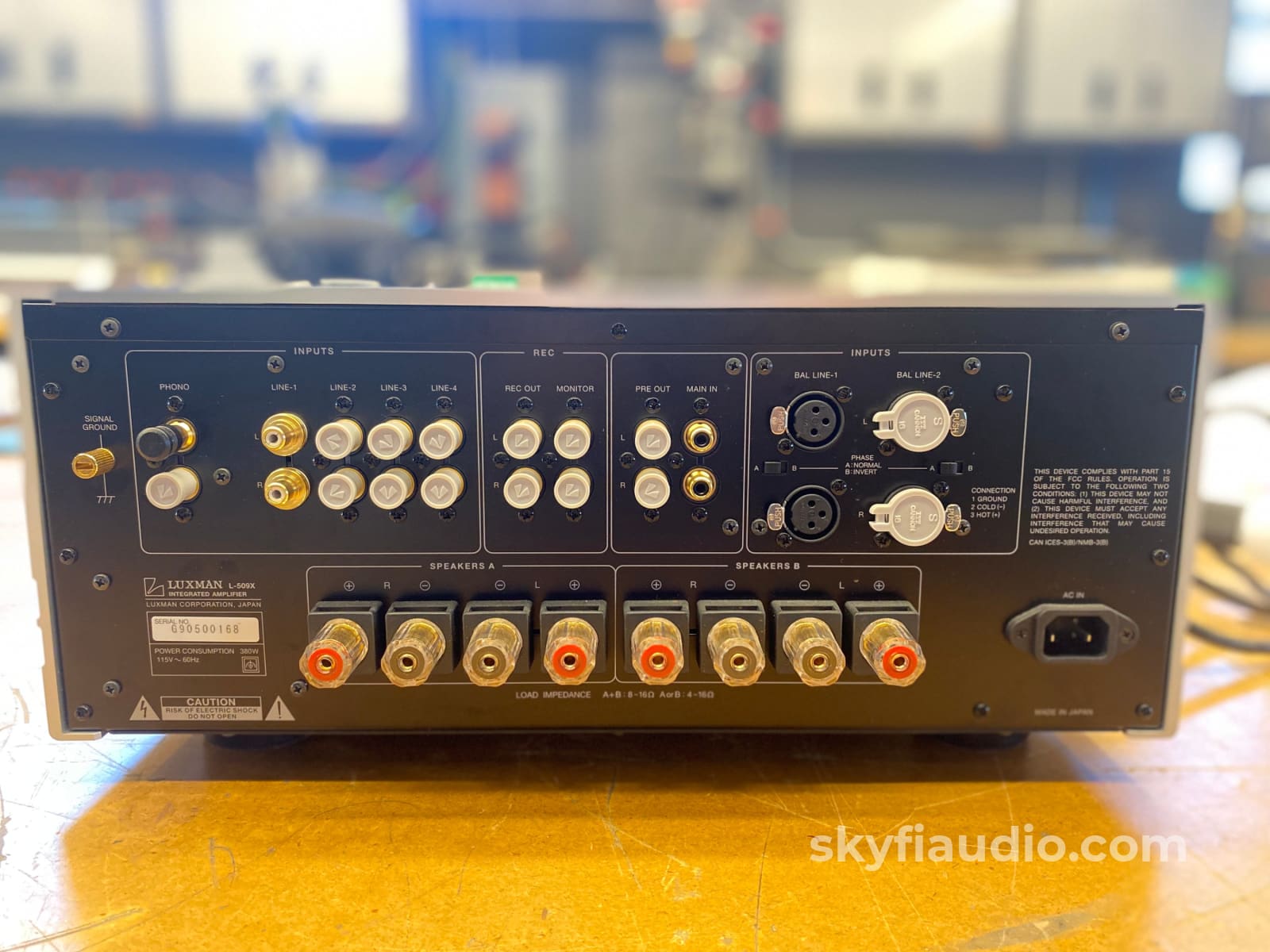 Luxman L-509X Solid State Integrated Amplifier - Demo and Complete