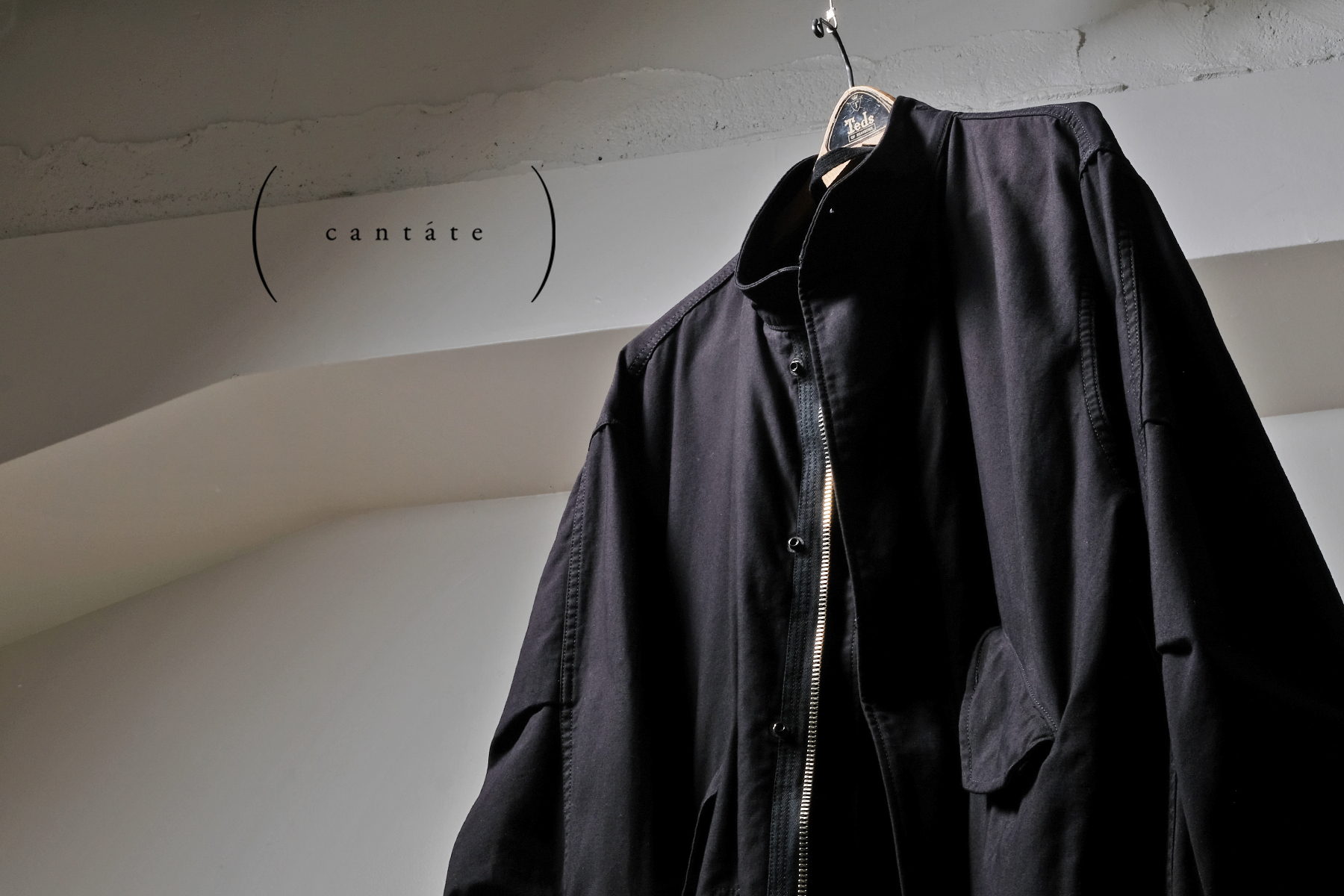 cantate Fish Tail Coat SG EXCLUSIVE COLOR - Silver and Gold