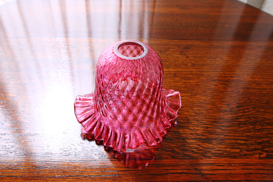 クランベリーガラス フリルランプシェード ｜アンティーク家具・照明の