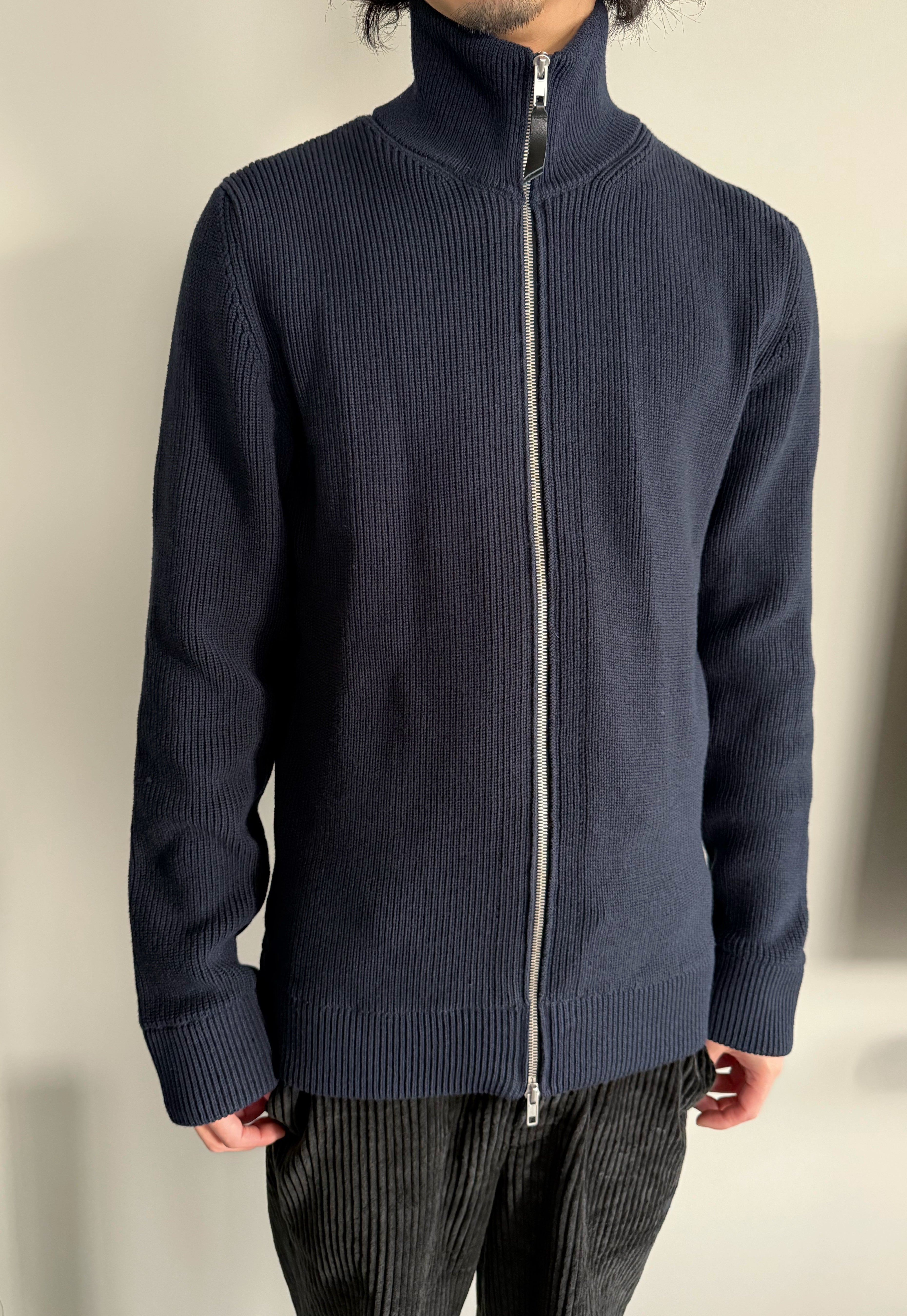 着心地とデザインを兼ね備えた万能アイテム。合わせるアイテムを選ば