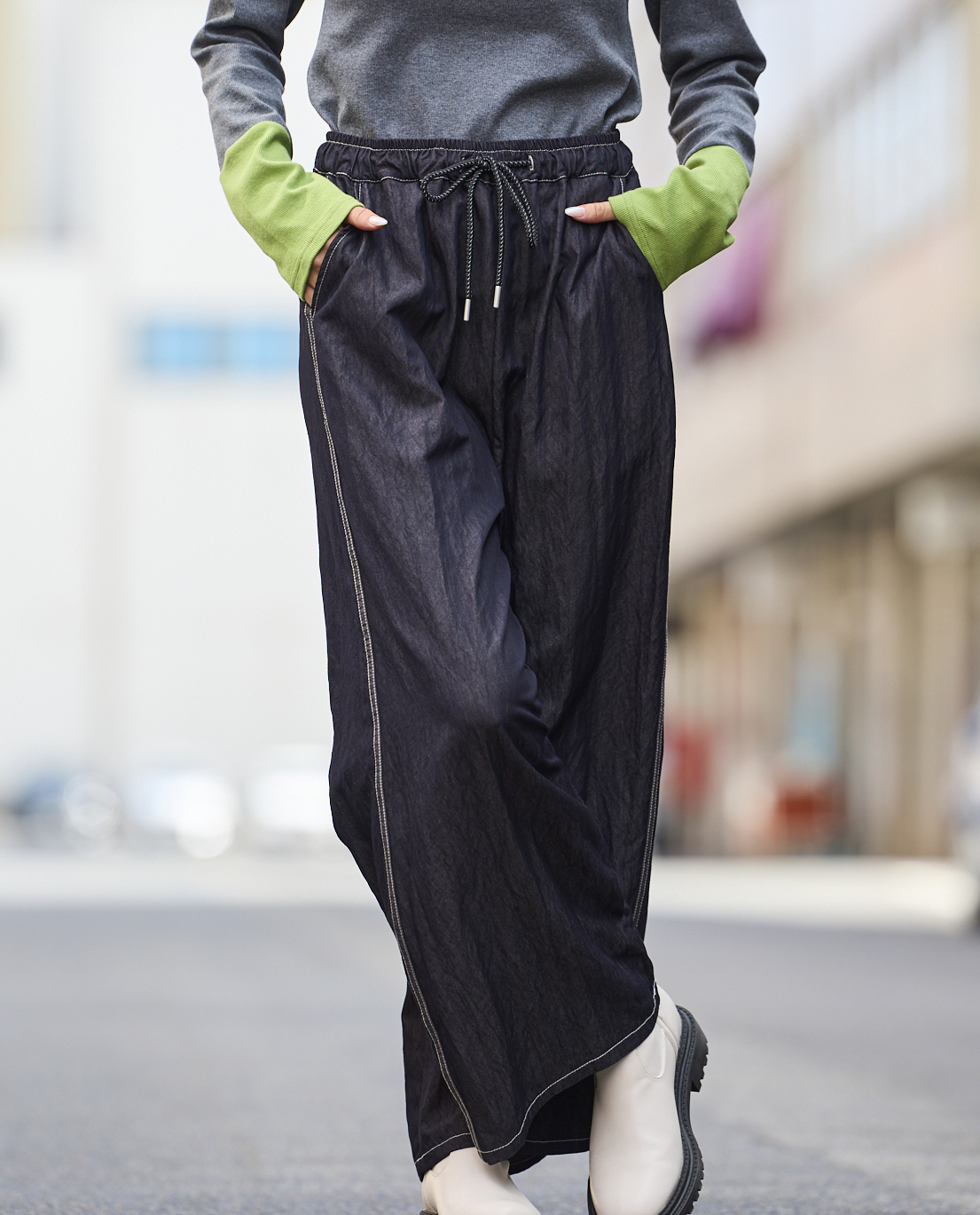 シャイニーデニムワイドパンツ - YEVS