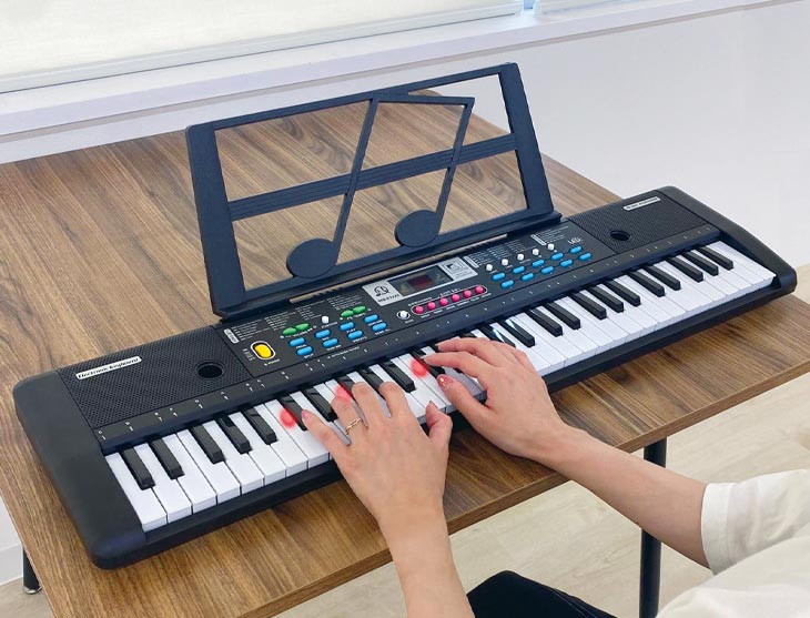 電子ピアノ 61鍵盤 光る鍵盤 キーボード ピアノ コンパクト ガイド機能