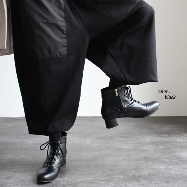 チャンキーヒール型スムースフェイクレザー編み上げショートブーツ