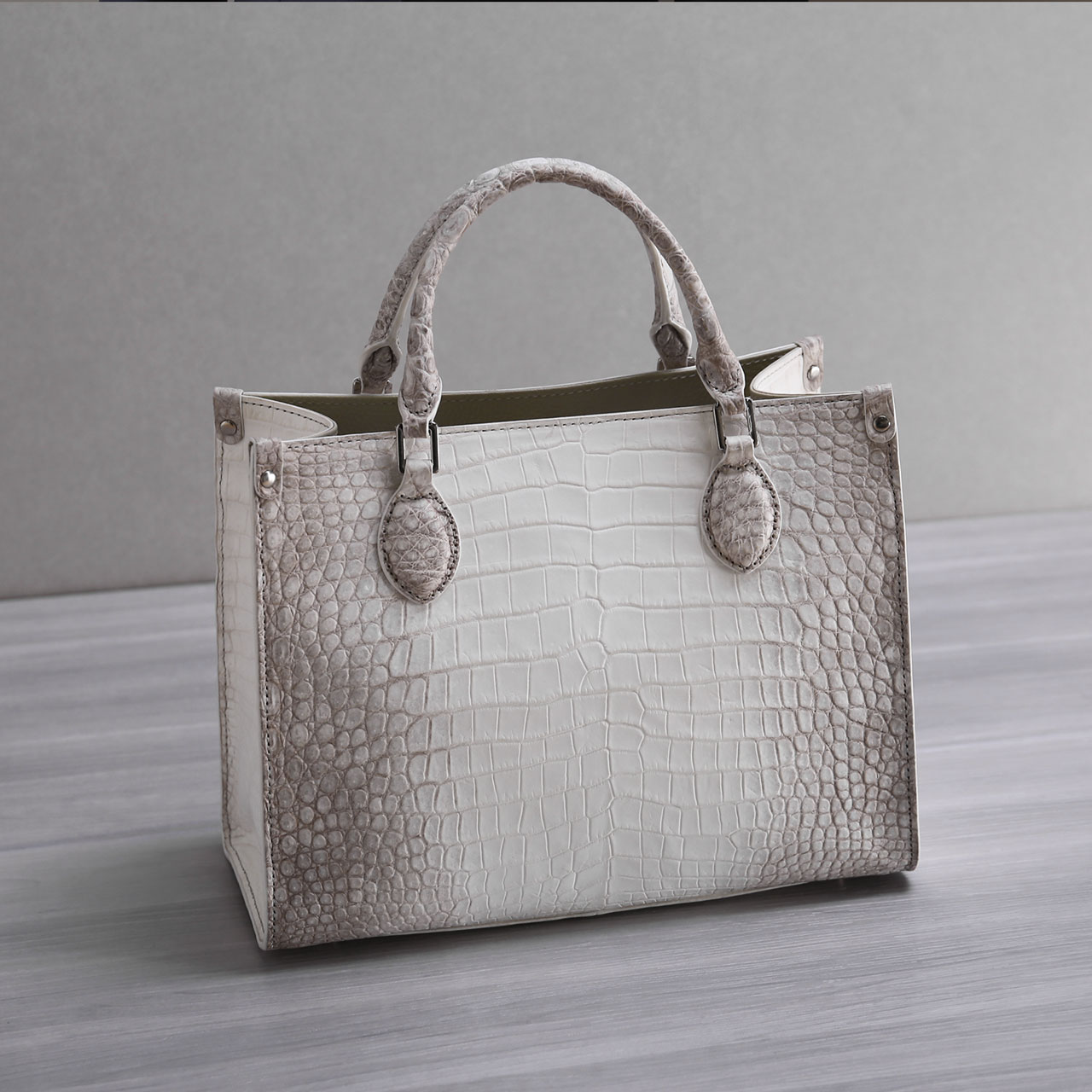 sankyo shokai（三京商会） ＜爆買＞ヒマラヤ クロコダイル ミニ