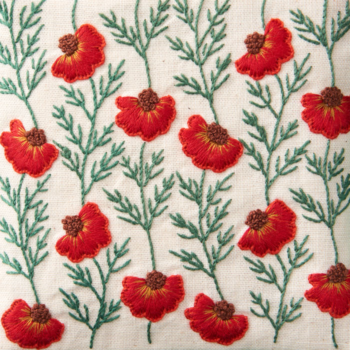 戸塚刺繍キット Wild Garden スクエアポーチ1 | 戸塚刺しゅう 刺繍