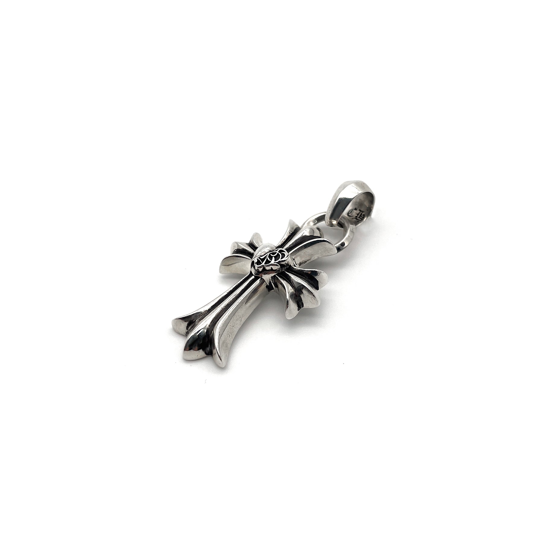 Chrome Hearts Silver Vine Heart Cross Pendant - SRM – SHENGLI ROAD
