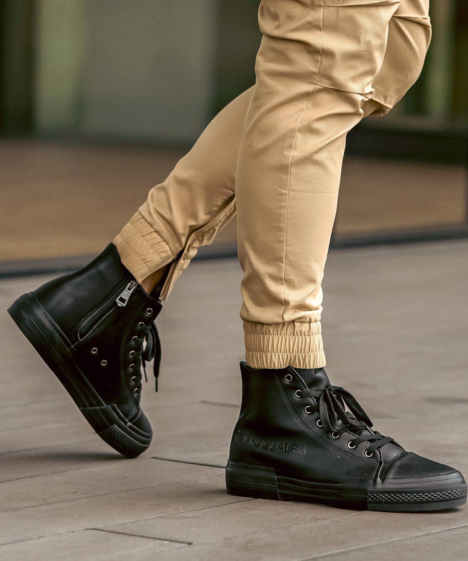 1PIU1UGUALE3 RELAX(ウノピゥウノウグァーレトレ リラックス)サイド