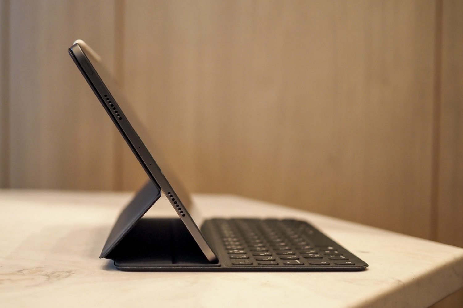 比較】ブログ執筆用のMagic Keyboardが重すぎたのでSmart Keyboard