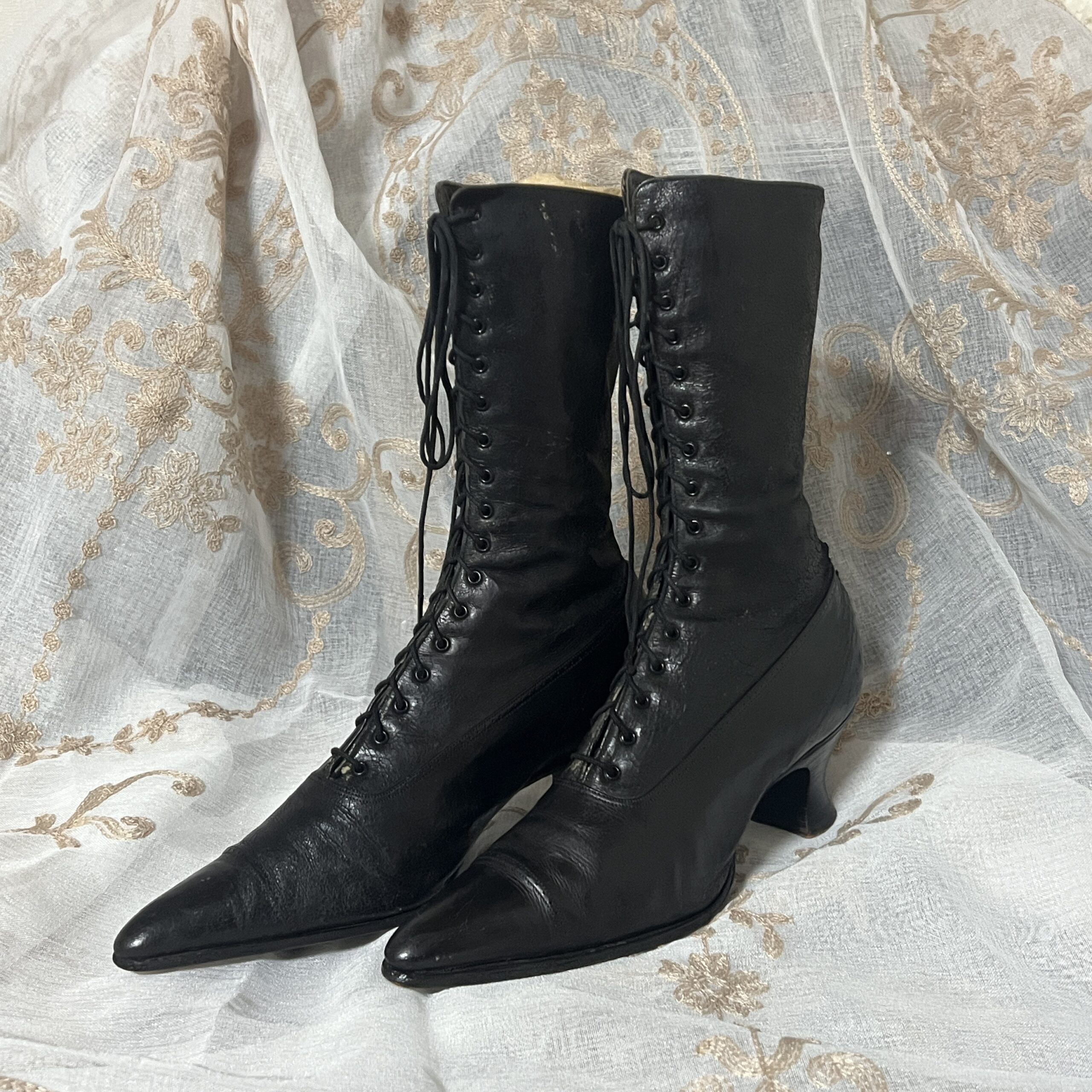 ヴィクトリアンレースアップブーツ（黒） | 博物と古物の奇妙な雑貨店