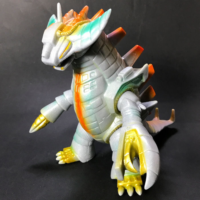 はじめてのウルトラマン展」限定でマルサン製「ウルトラマン350