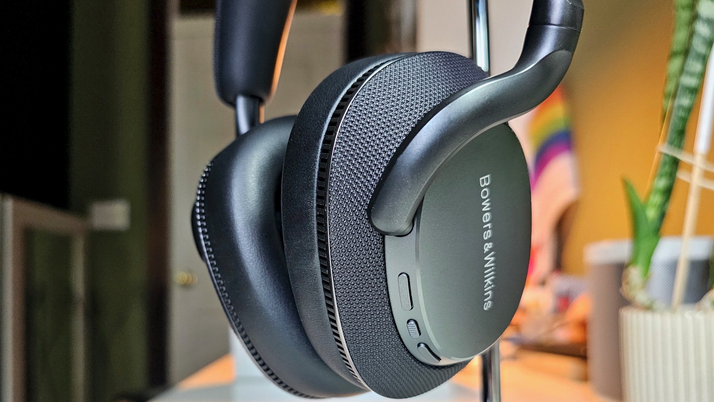 Bowers & Wilkins Px7 S3 headphones beat Sony XM6 in one key way