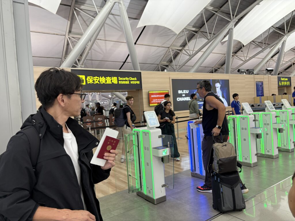 実証】SSPジャケットを着て、飛行機に乗れるか？ – SSP