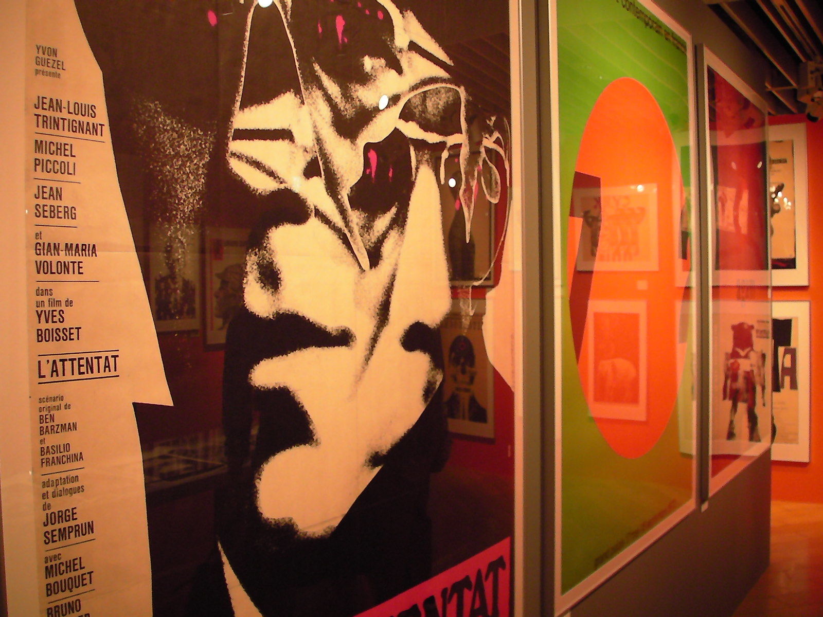 ロマン・チェシレヴィチ 鏡像への狂気』にみる、ポスター王国