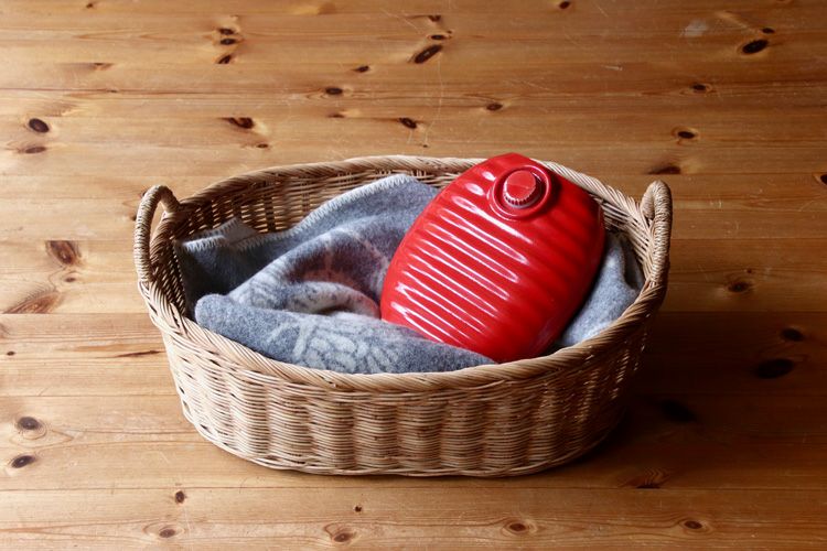 湯たんぽ】 美濃焼陶器湯たんぽ お手軽サイズ レッド | TOKILABOトキラボ