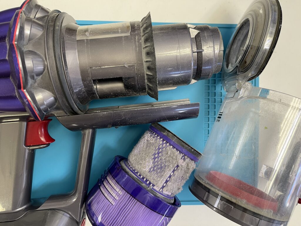 ダイソン】SV18分解クリーニング 修理事例No.12 スイープマスター公式