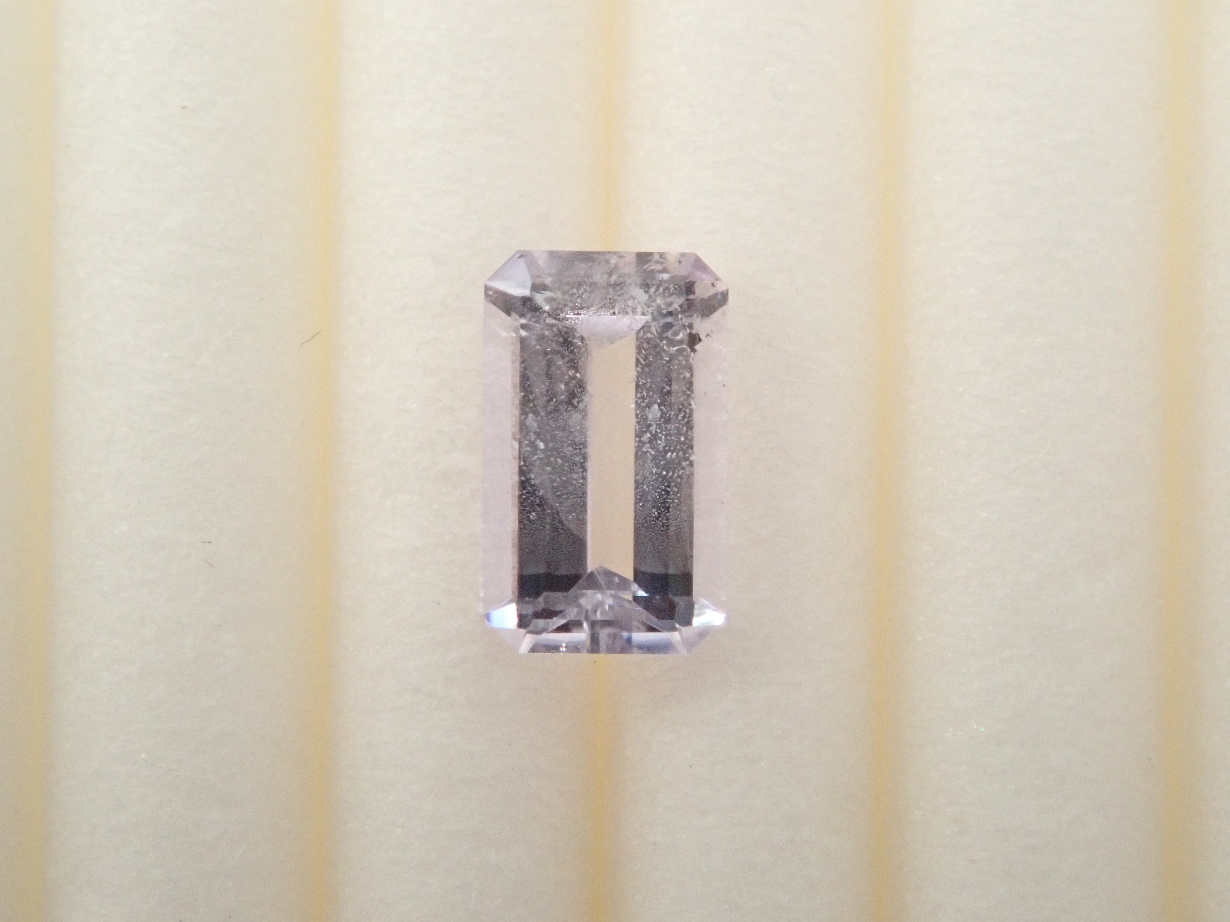 タンザニア産マグネシオアキシナイト 0.380ctルース