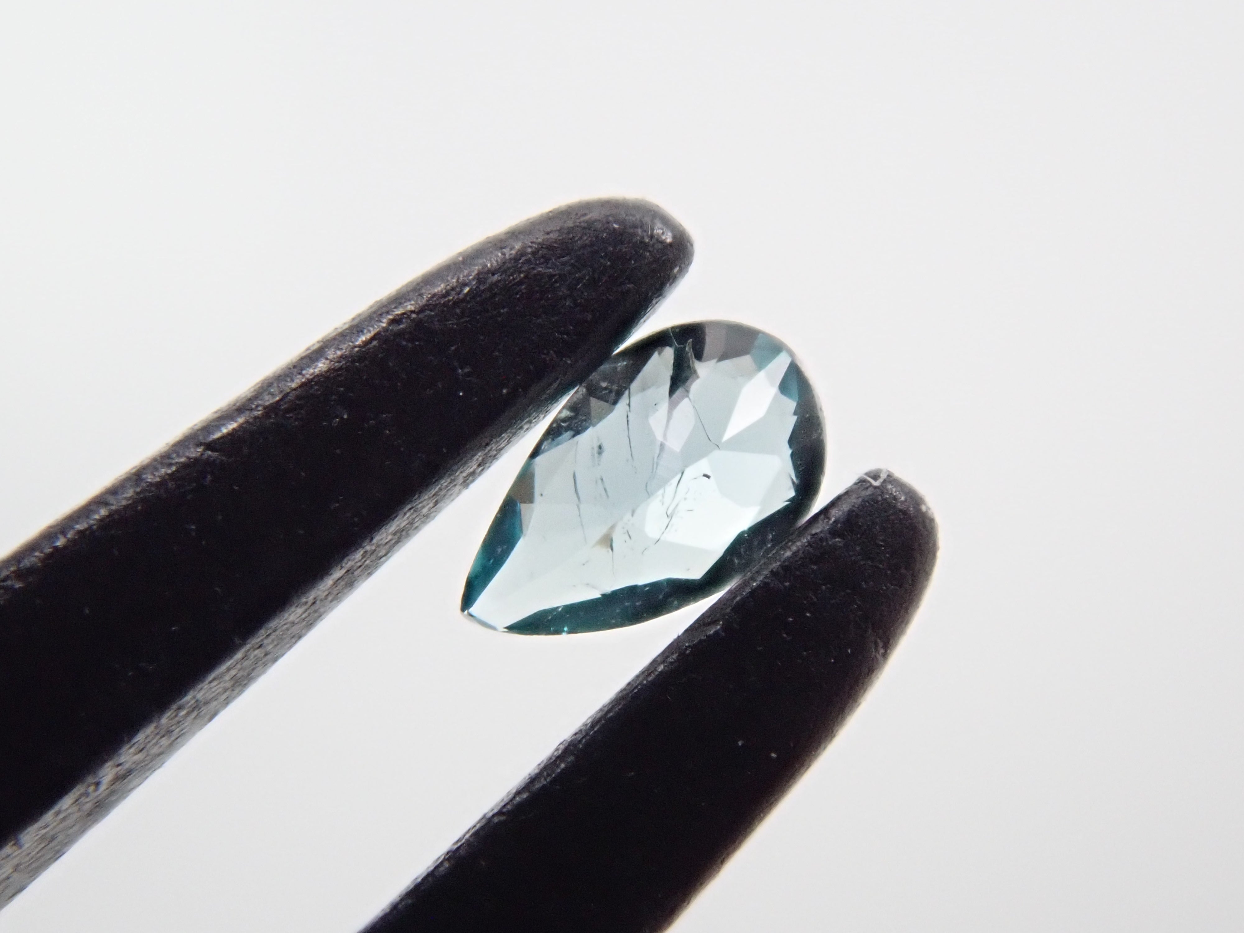 マダガスカル産ローレントーマサイト 0.022ctルース 日独