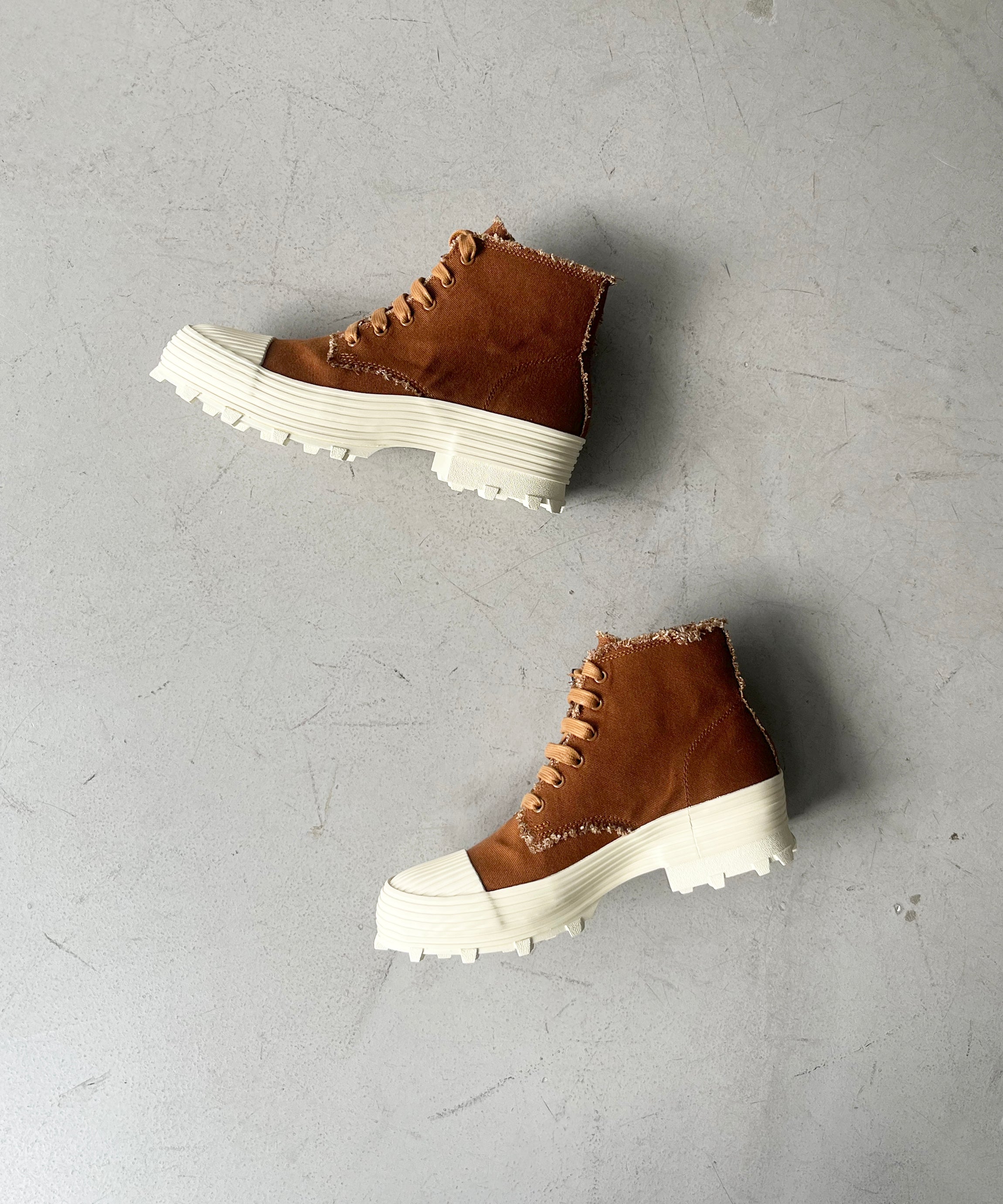 CAMPERLAB【カンペールラボ】traktori lab 