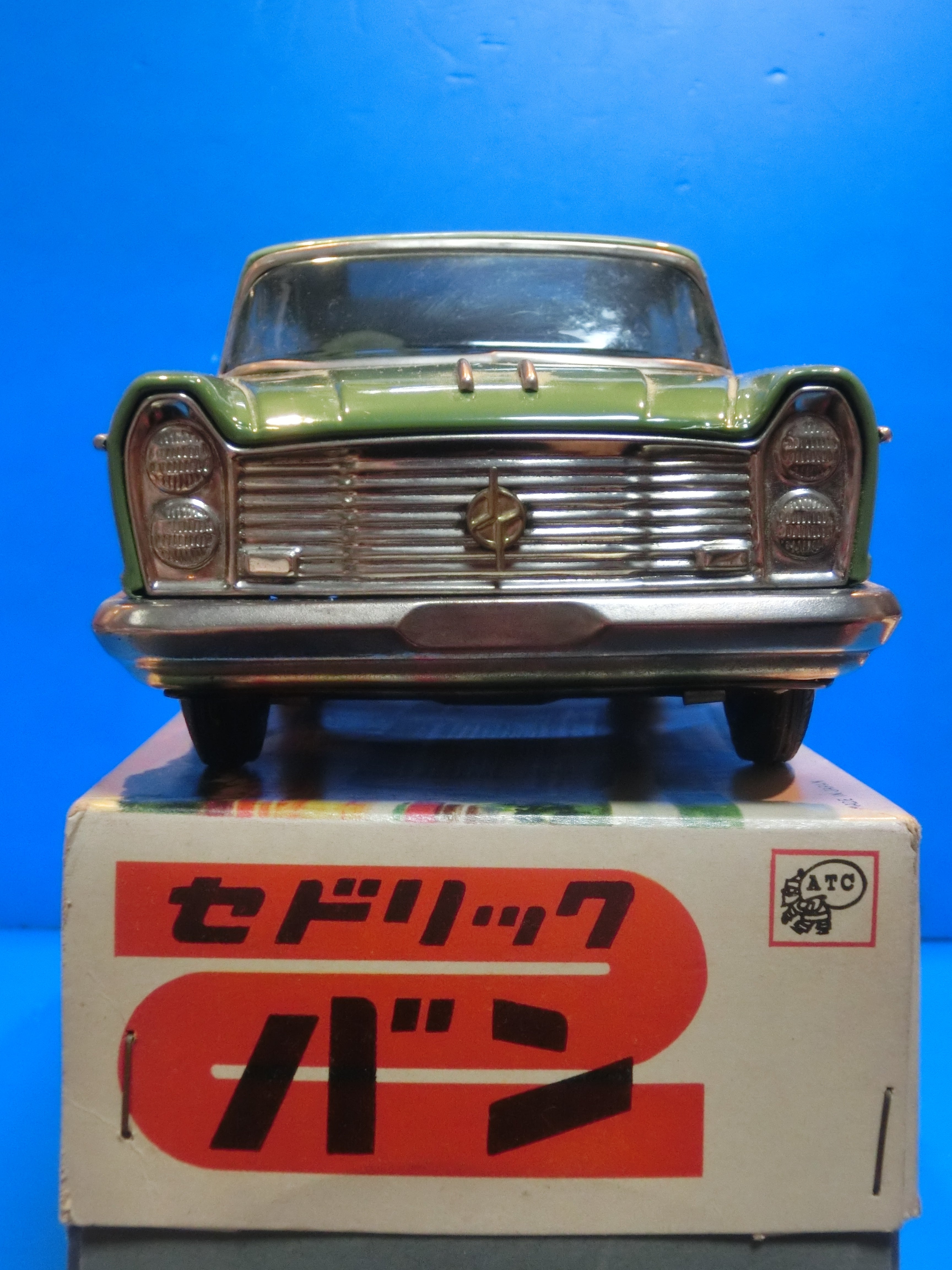 ☆1961年旭玩具 縦目セドリックバン 大盛屋 ～ ブリキ自動車