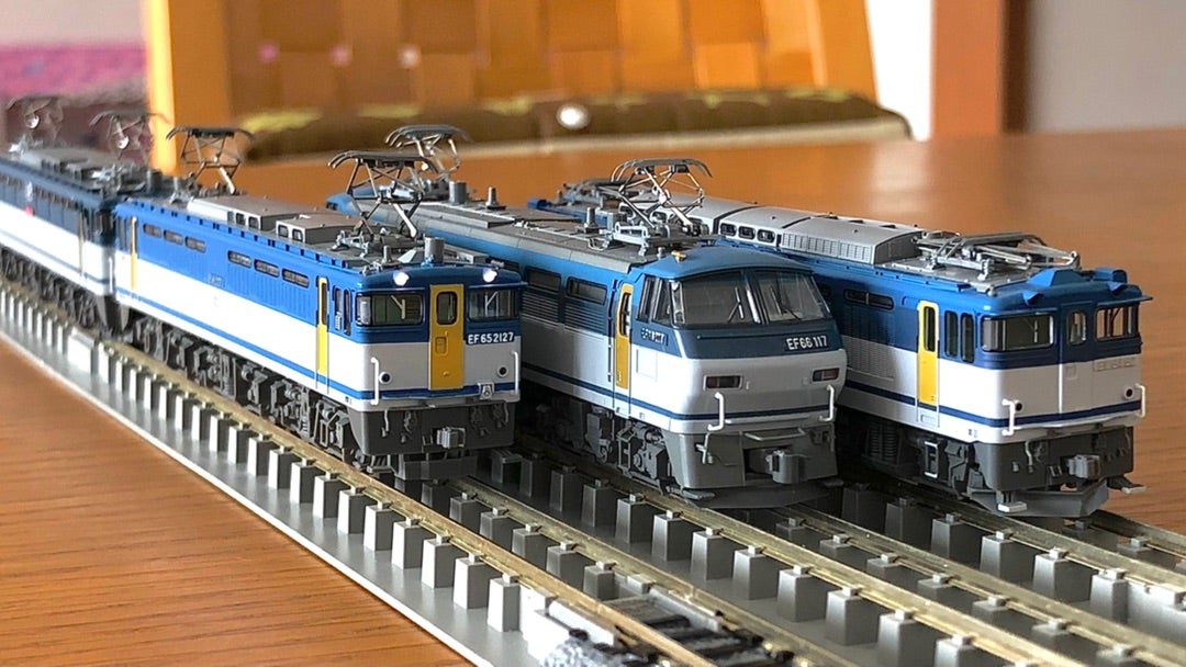 TOMIX[7135] EF65形2000番台(2127号機・JR貨物更新車) | Persimmon's Cafe