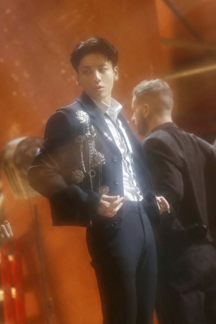 BTS JUNGKOOK】ジョングク『GOLDEN』Photo | Bコレ BTSの情報収集