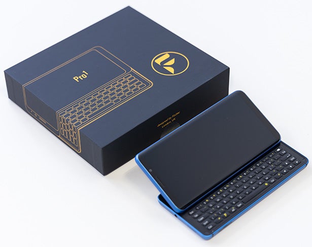 スライド式 物理キーボード搭載 デュアルSIM対応 6インチ