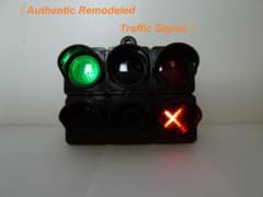 本物志向改造 信号機ガチャ（車両灯器 路面電車用「←↑×」3灯