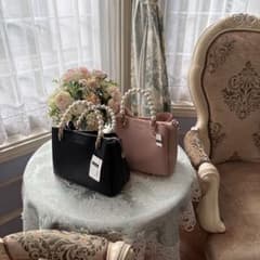 エムズグレイシー カタログ掲載ロゴ入りパールハンドバック ブラック