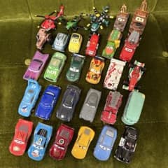カーズ トミカ 25台 ＋少し大きめのメーター＋プレーンズ3つ まとめ