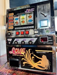 卓上スロットマシーン、レトロゲーム機、卓上ゲーム LOVE - メルカリ