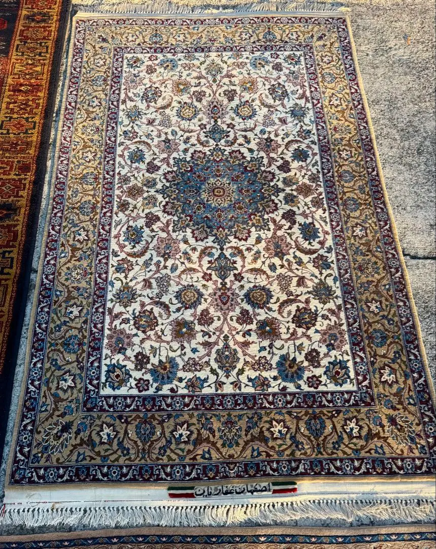 2026年最新】イスファハン ペルシャ絨毯の人気アイテム - メルカリ