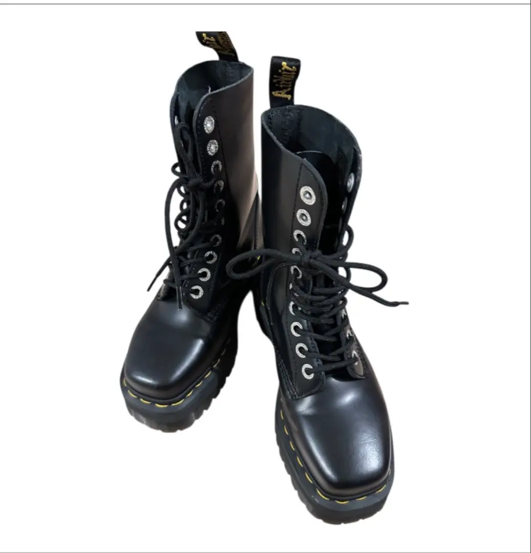 2026年最新】スクエアトゥ ドクターマーチンの人気アイテム - メルカリ