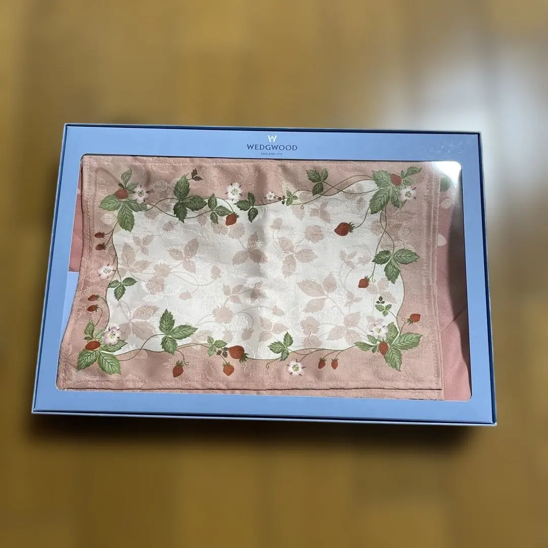 2026年最新】ウェッジウッド ワイルドストロベリー テーブルクロスの