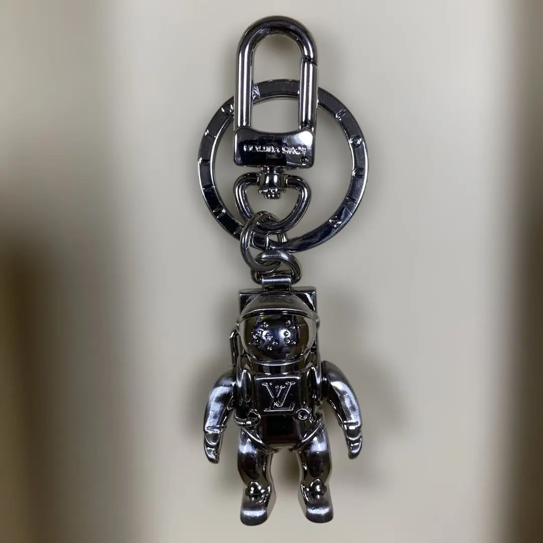 2026年最新】ルイヴィトン キーホルダー 宇宙飛行士の人気アイテム
