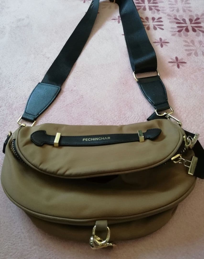 PECHINCHAR ペシンシャ メタルファスナーボディバッグ ショルダー