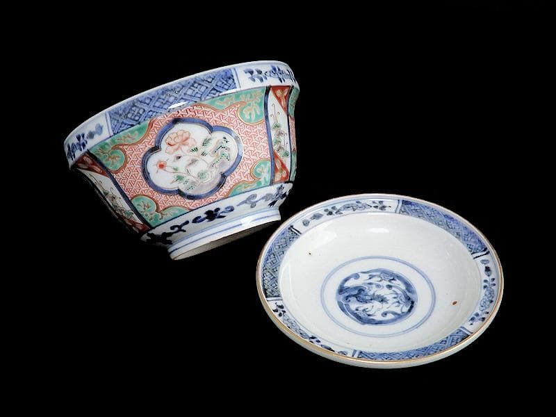 大聖寺伊万里 牡丹に毘沙門亀甲の図 大振蓋茶碗 大振蓋向