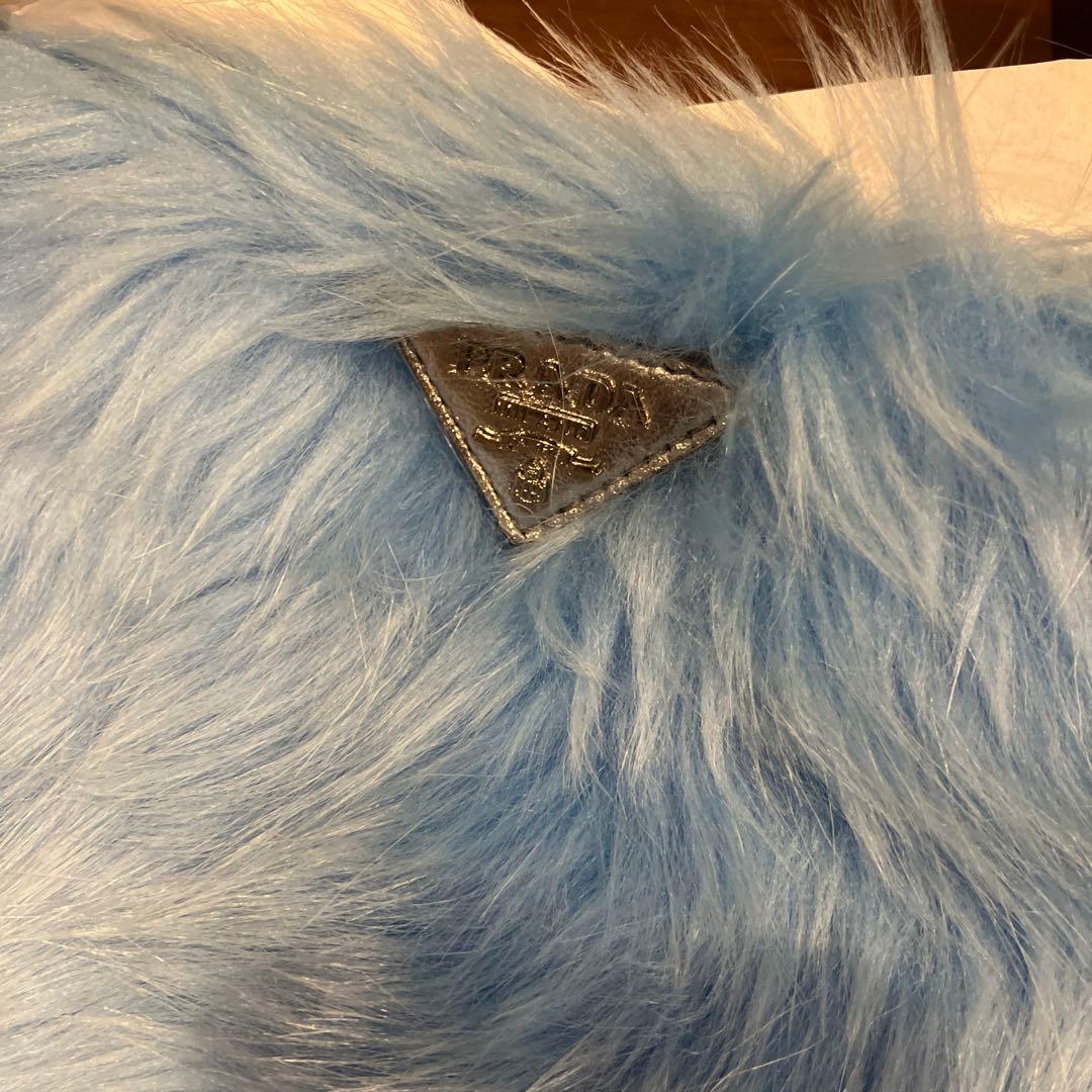 R*E様 PRADA 水色 ファー ショルダーバッグ - メルカリ