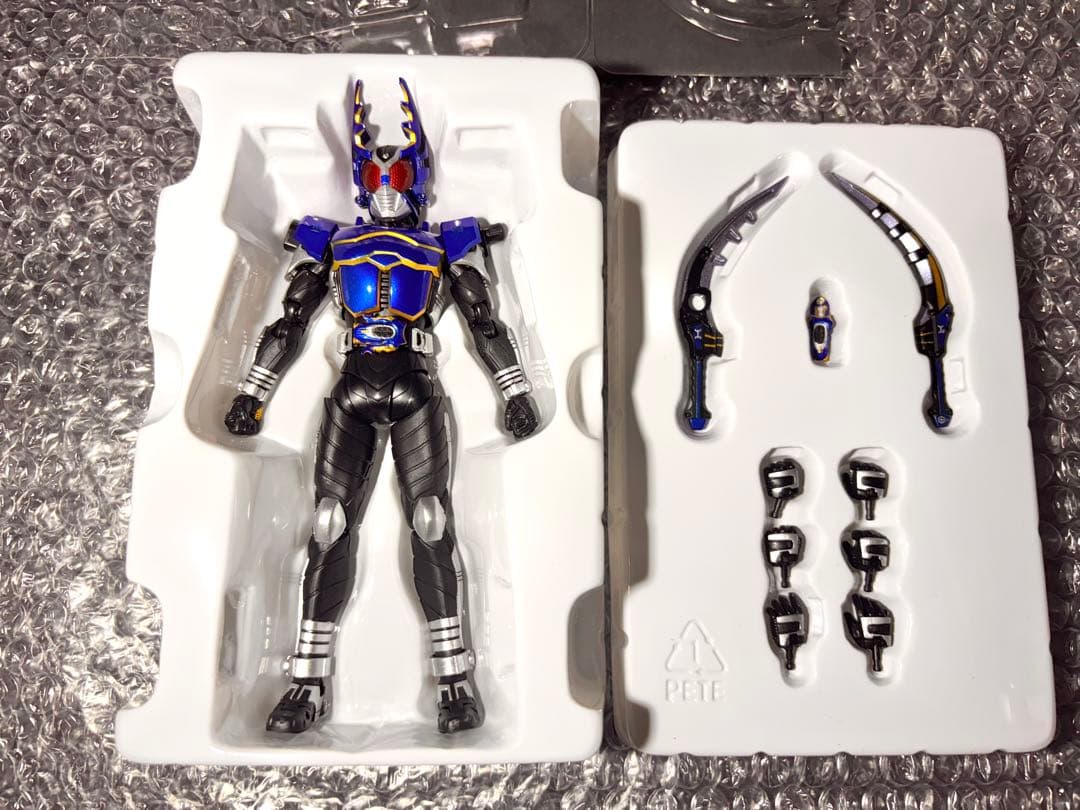 【箱あり/完品】真骨彫製法 S.H.Figuarts 仮面ライダーガタック